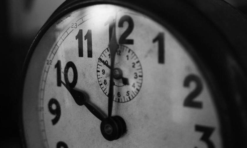 Πότε αλλάζει η ώρα: Δείτε πότε θα γυρίσουμε τα ρολόγια μια ώρα πίσω