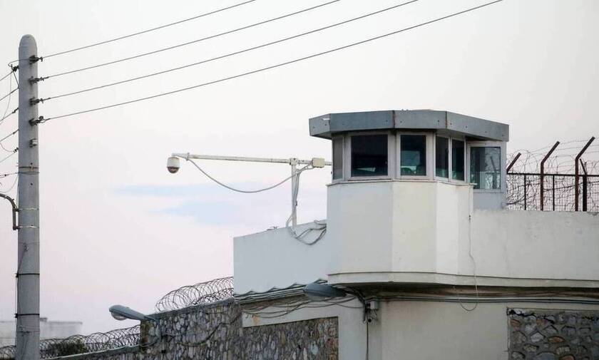 Συνελήφθη πρώην κρατούμενος που προσπάθησε να περάσει ναρκωτικά στις φυλακές Κορυδαλλού
