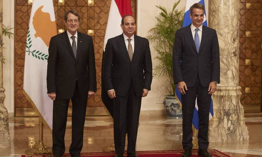 Στη Λευκωσία ο πρωθυπουργός για τις εργασίες της τριμερούς Ελλάδας - Κύπρου - Αιγύπτου