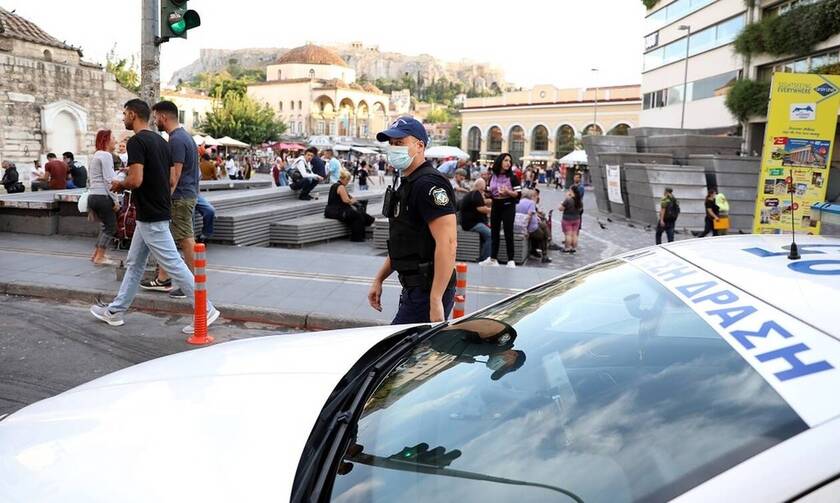 Κορονοϊός: Προς απαγόρευση νυχτερινής κυκλοφορίας - Τακτικές «ακορντεόν» και «καρουζέλ» από την ΕΛΑΣ