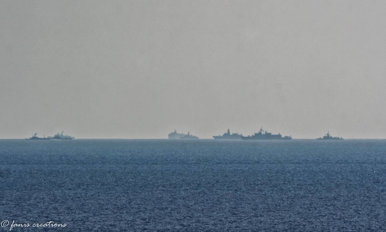 Εικόνα ντοκουμέντο: Το Oruc Reis ορατό με γυμνό μάτι από τη Ρόδο - Γέμισε πολεμικά πλοία η περιοχή