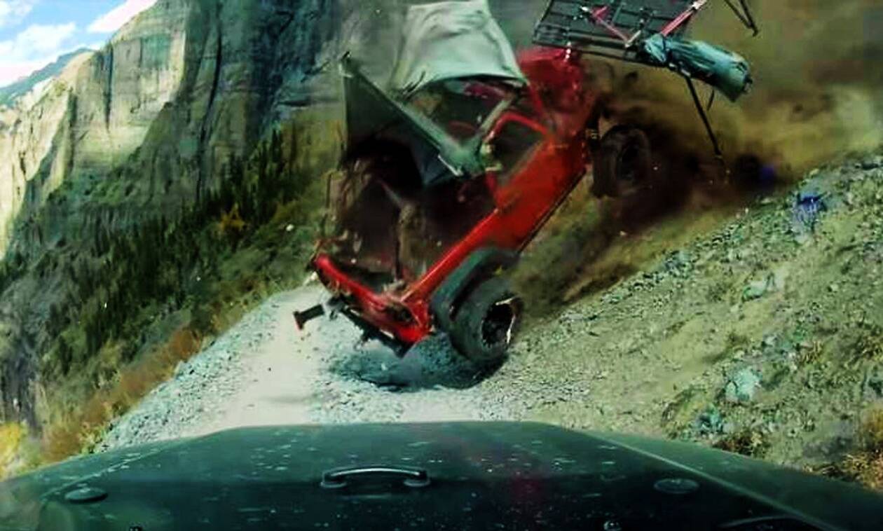 Απίστευτο ατύχημα με ένα Jeep Wrangler που πέφτει στο γκρεμό!