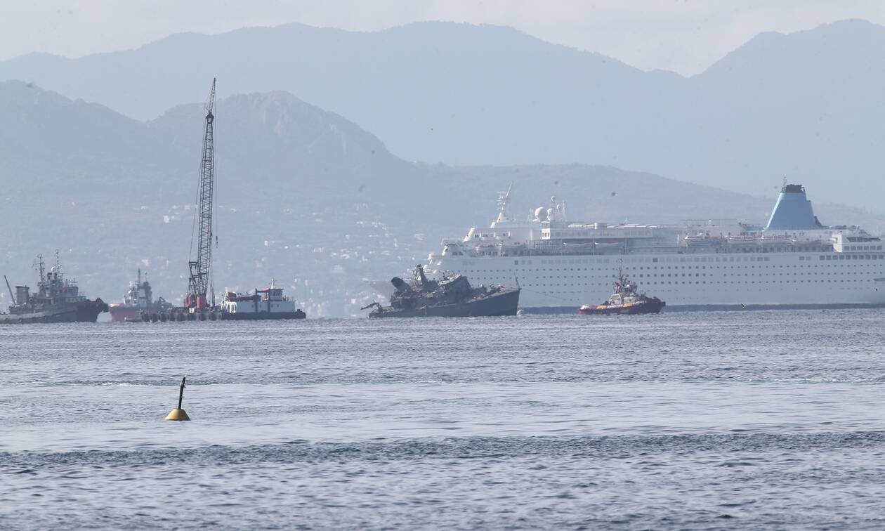 Σύγκρουση πλοίων στον Πειραιά: Ρυμουλκείται το «Καλλιστώ» - Τραυματίες δύο μέλη του πληρώματος