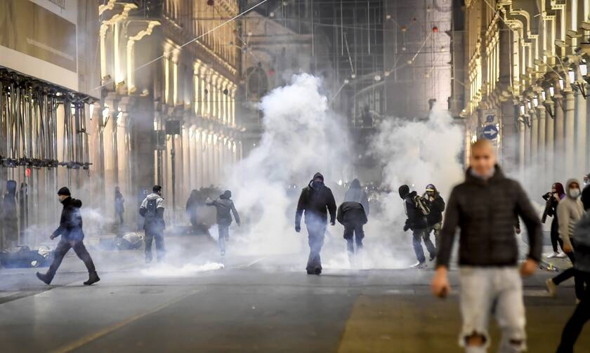 Ιταλία: Νέα ένταση στην Ρώμη - Η αστυνομία χρησιμοποίησε αντλίες για να διαλύσει νεοφασίστες