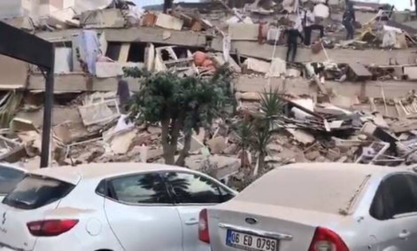 Σεισμός: Η στιγμή που ο «Εγκέλαδος» χτυπά την Τουρκία (videos)
