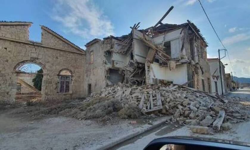 Σεισμός στη Σάμο: Τσουνάμι μπήκε σε σπίτια και μαγαζιά στο Καρλόβασι