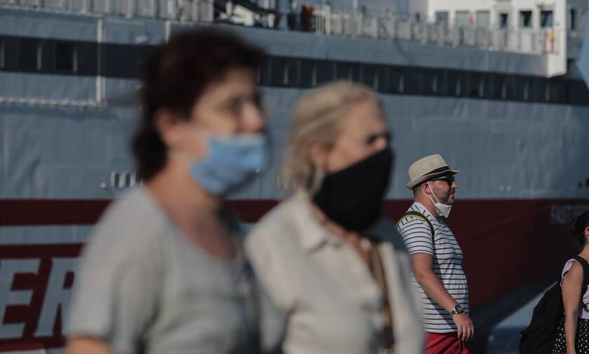 Κορονοϊός: Η θεωρία του «ανάποδου U» - Δεύτερη στον κόσμο η Ελλάδα σε αρνητές μάσκας 