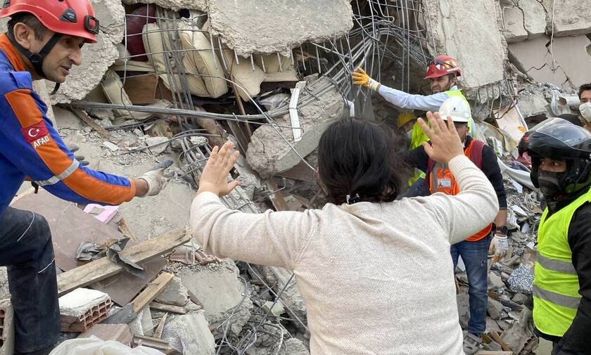  Σεισμός - Τουρκία: Μάχη με το χρόνο δίνουν οι διασώστες - 42 νεκροί, σχεδόν 900 τραυματίες