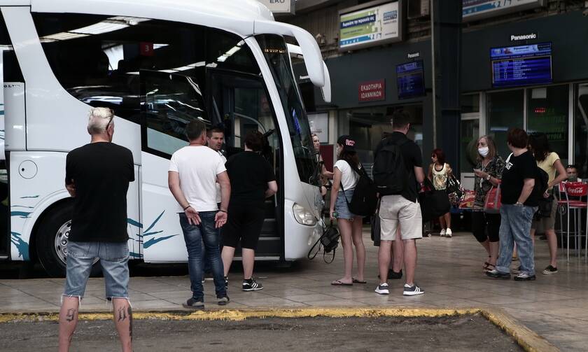 Κορονοϊός: Πάνω από 100 λεωφορεία των ΚΤΕΛ ενισχύουν από σήμερα τις συγκοινωνίες της Αθήνας