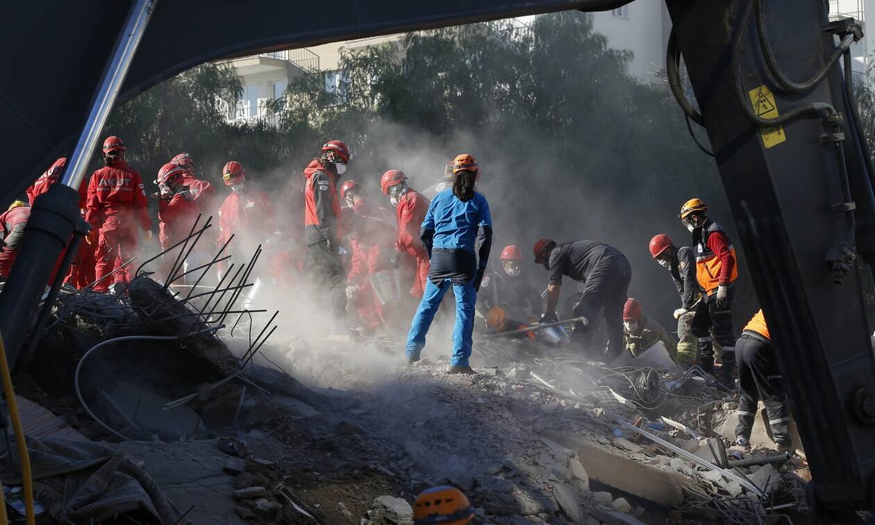 Σεισμός Τουρκία: Θρήνος και αγωνία στα ερείπια - Τουλάχιστον 91 νεκροί