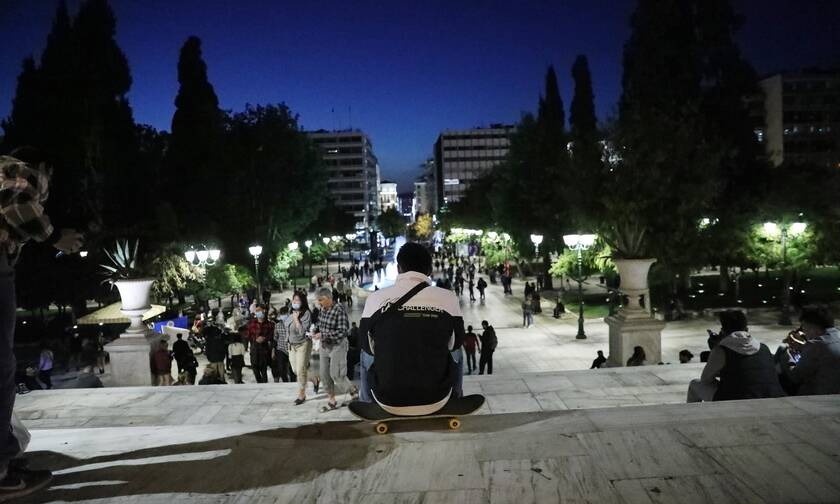 Κρούσματα σήμερα: Υποφέρει όλη η Ελλάδα - Τραγική κατάσταση σε Αθήνα και Θεσσαλονίκη