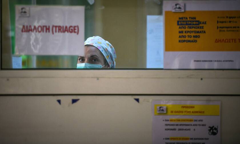 Κορονοϊός: Ασφυκτική πίεση στα νοσοκομεία - Στο 60% η πληρότητα στις ΜΕΘ σε όλη τη χώρα