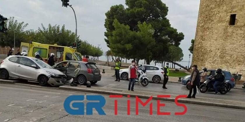 Θεσσαλονίκη - Lockdown: Σοβαρό τροχαίο στον Λευκό Πύργο - Αυτοκίνητο παρέσυρε πεζούς