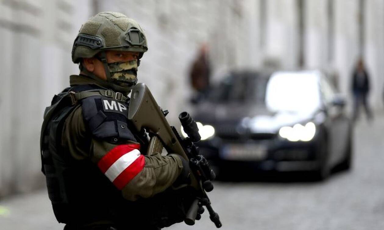 Τρομοκρατική επίθεση Βιέννη: Εξτρεμιστές και οι 15 συλληφθέντες