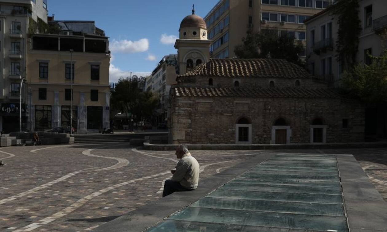 New restrictions as Greece enters lockdown on Saturday; back to the SMS messaging system	