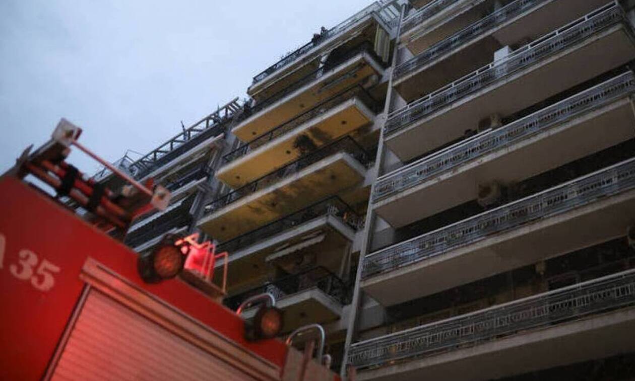Φωτιά σε διαμέρισμα στο Βύρωνα - Τραυματίστηκε μία γυναίκα
