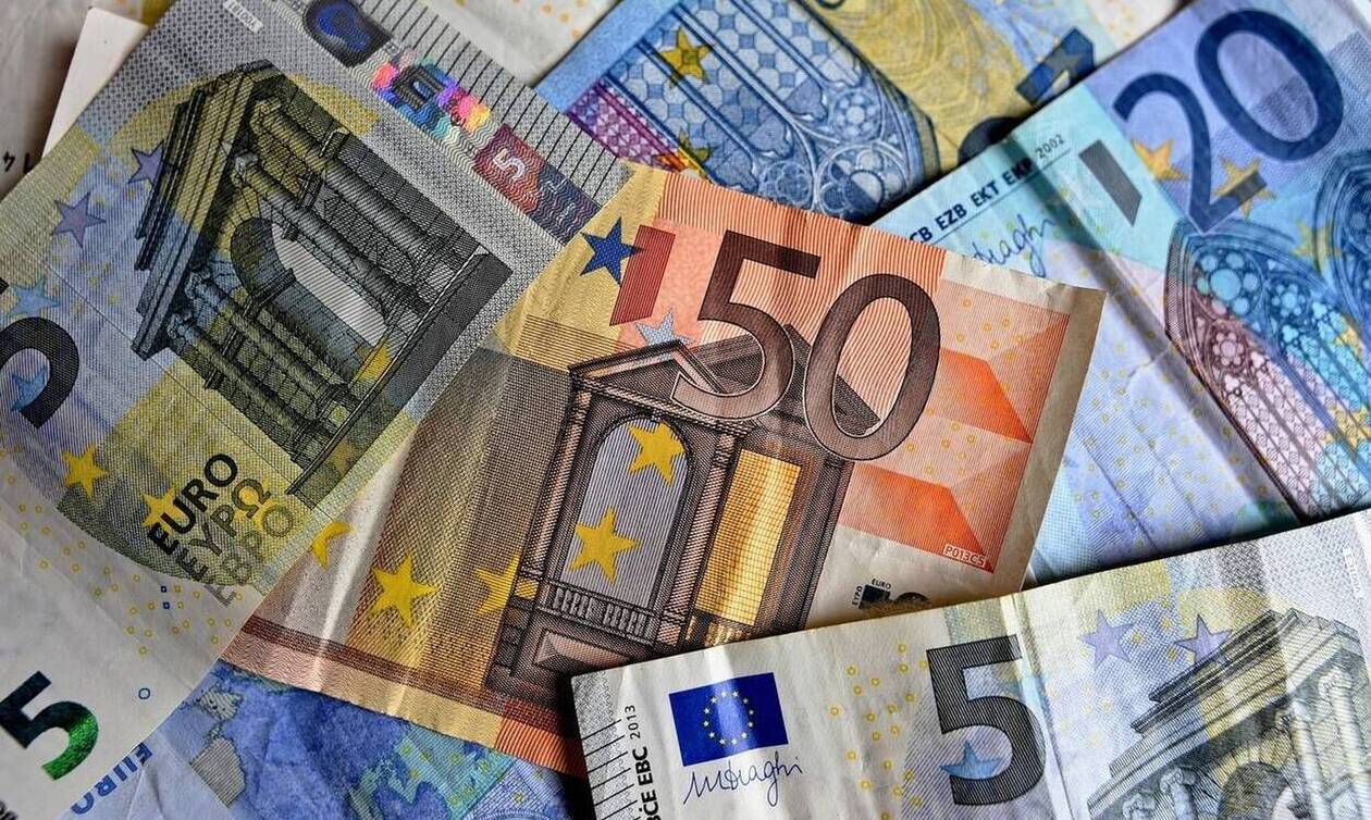 Επίδομα 800 ευρώ, μείωση ενοικίου, επιστρεπτέα προκαταβολή: Τι ισχύει - Πότε θα γίνει η πληρωμή