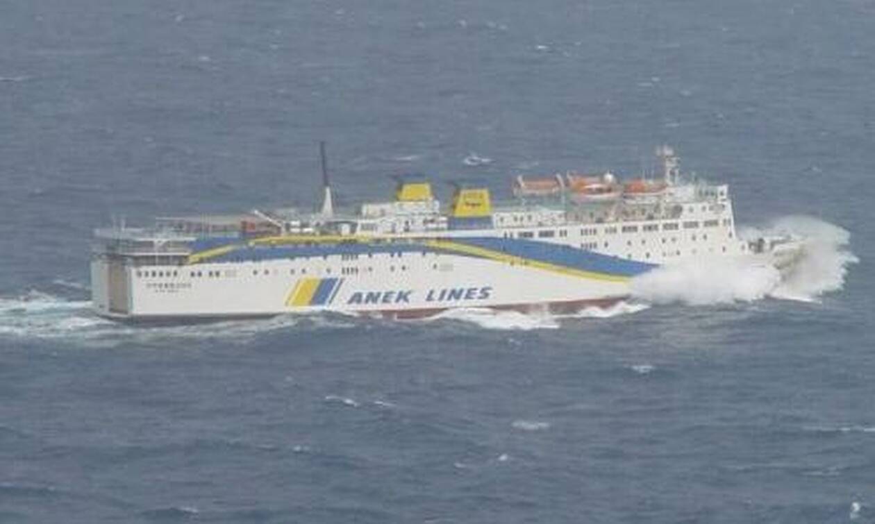 Αποκολλήθηκε το οχηματαγωγό πλοίο «Πρέβελης»: Είχε προσαράξει έξω από το λιμάνι της Καρπάθου
