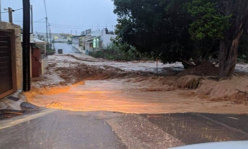 Κακοκαιρία: «Πνίγεται» πάλι η Κρήτη – Λάσπη και καταστροφές στη Χερσόνησο (pics)