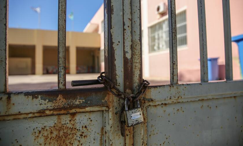 Πέτσας: Πιθανό να κλείσουν τα σχολεία και να παραταθεί το lockdown
