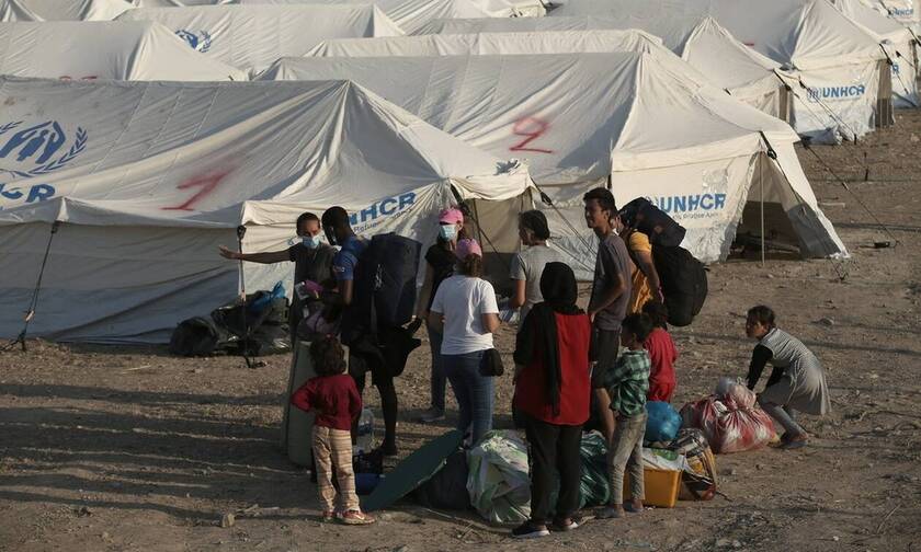 Μηταράκης: Μέσα σε έναν χρόνο μειώθηκαν 50% οι αιτούντες άσυλο που διαμένουν στα ΚΥΤ
