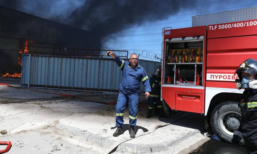 Φωτιά τώρα: Στις φλόγες εργοστάσιο στον Ασπρόπυργο - Συναγερμός στην Πυροσβεστική