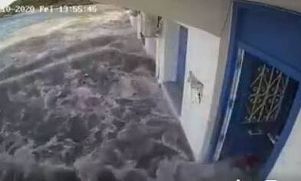 Σεισμός - Σάμος: Συγκλονιστικό βίντεο από το τσουνάμι στο νησί (vid)