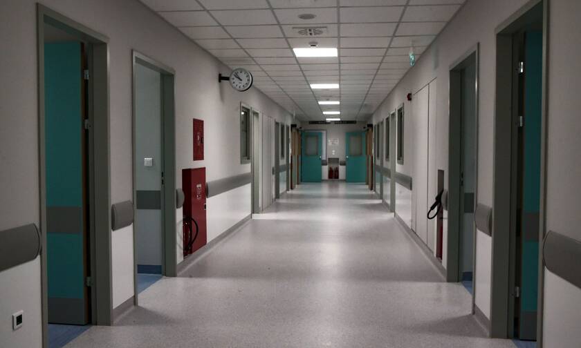 Κορονοϊός: Δεύτερος γιατρός νεκρός μέσα σε 48 ώρες - Αγωνία και απόγνωση στα νοσοκομεία
