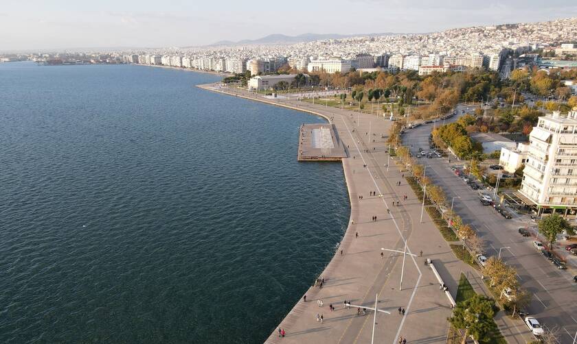 Κορονοϊός - «Πόλεμος» στη Θεσσαλονίκη: Η μάχη για τις ΜΕΘ και τα νέα μέτρα