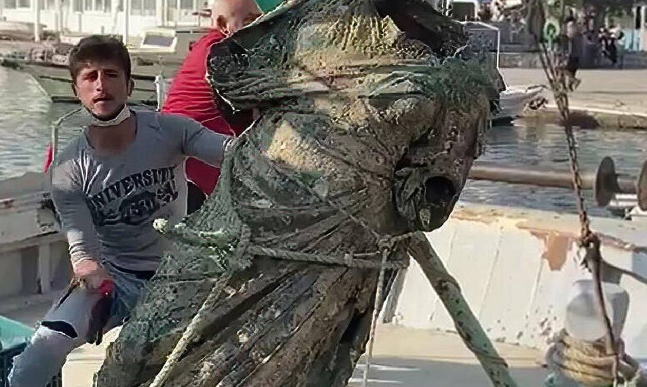 Αιγαίο: Μια δεύτερη «Κυρά της Καλύμνου» ανέσυραν τούρκοι ψαράδες - Xάλκινο άγαλμα ύψους 2 μέτρων