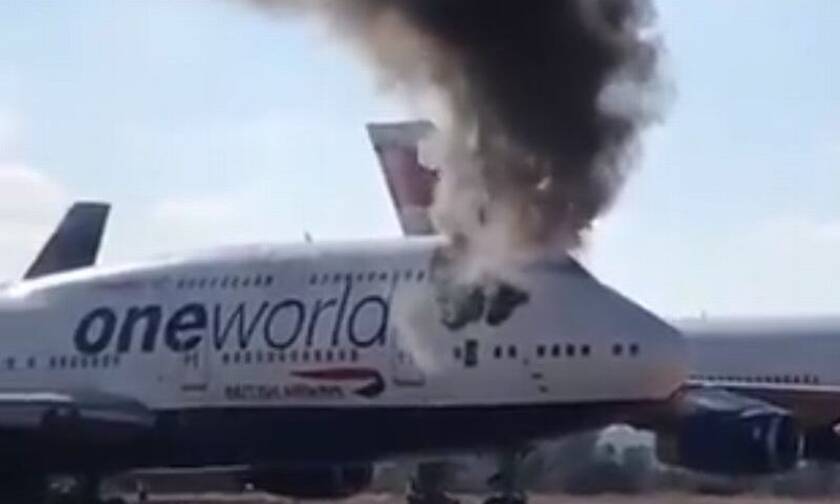 Πανικός σε αεροδρόμιο: Πήρε φωτιά το πιλοτήριο αεροσκάφους (vid)