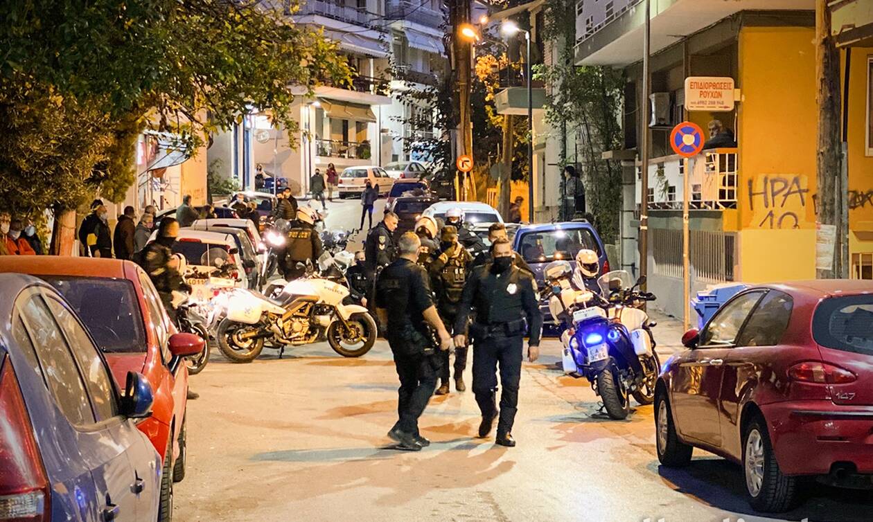 Κορονοϊός - Θεσσαλονίκη: Μετέτρεψαν κατάστημα σε λέσχη και έπαιξαν πόκερ μέχρι το πρωί