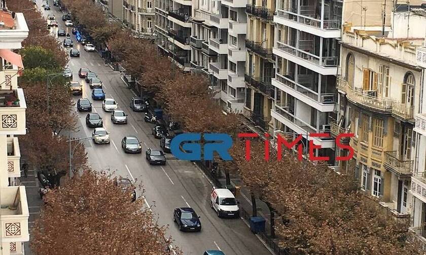 Κορονοϊός - Θεσσαλονίκη: Απίστευτη κίνηση στους δρόμους παρά το lockdown