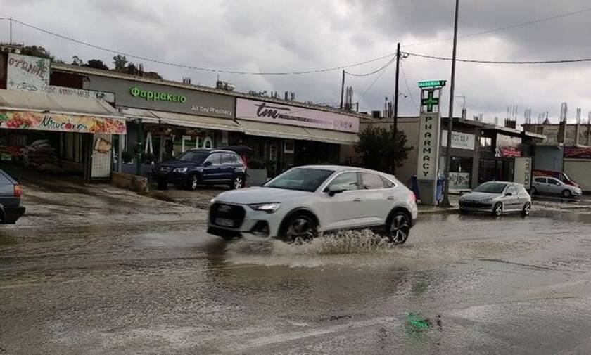 Κακοκαιρία: Σφοδρή καταιγίδα στη Ζάκυνθο - Πλημμύρισαν δρόμοι και υπόγεια
