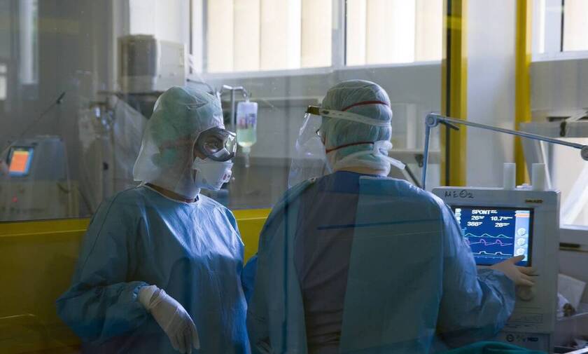 Κορονοϊός: Διπλό ημερομίσθιο στο υγειονομικό προσωπικό που συνδράμει τα πληττόμενα νοσοκομεία
