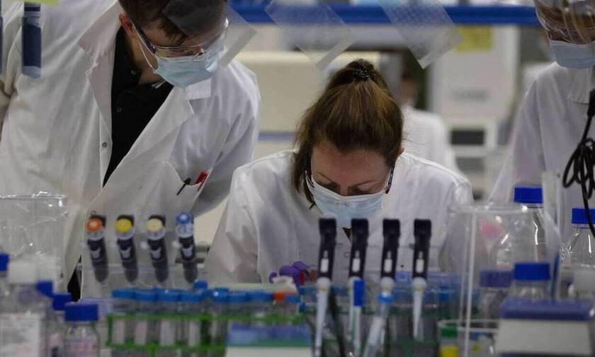 Κορονοϊός: Ποιοι θα εμβολιαστούν πρώτοι στην Ελλάδα - Πότε θα έρθουν οι πρώτες δόσεις
