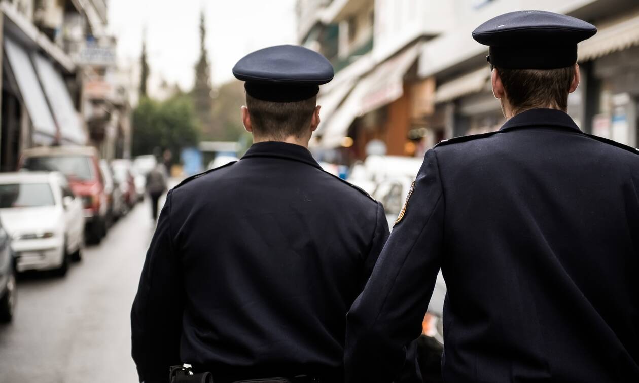 Κορονοιός: Τα sms της οργής από τους αστυνομικούς - «Υπηρεσία πριν βγει το Covid-test»