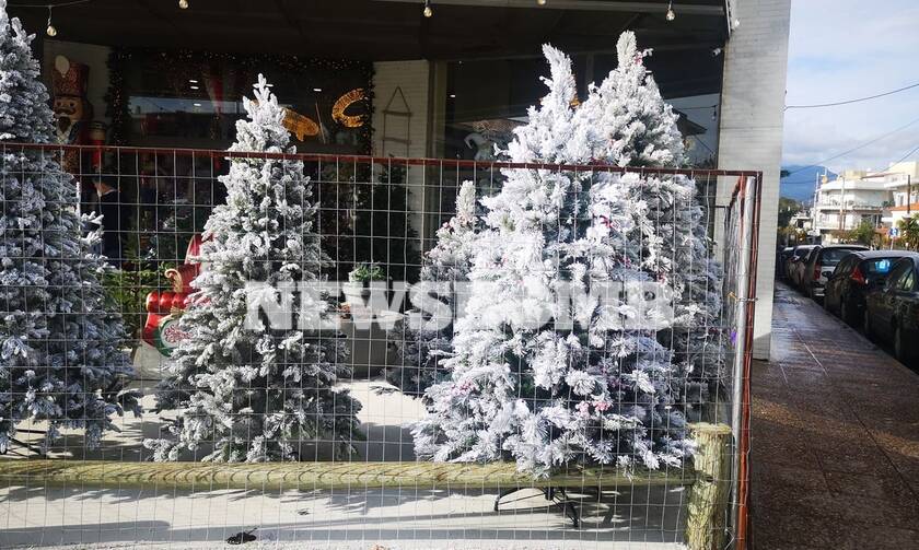 Ρεπορτάζ Newsbomb.gr: Πυρετώδεις οι προετοιμασίες στα χριστουγεννιάτικα μαγαζιά - «Ψώνια με προσοχή»
