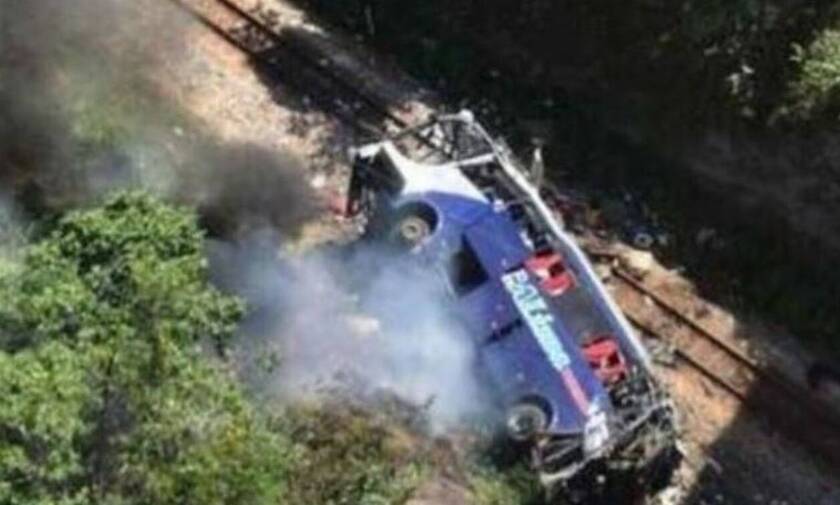 Τραγωδία στην Βραζιλία: Τουλάχιστον 16 οι νεκροί από την πτώση λεωφορείου από οδογέφυρα