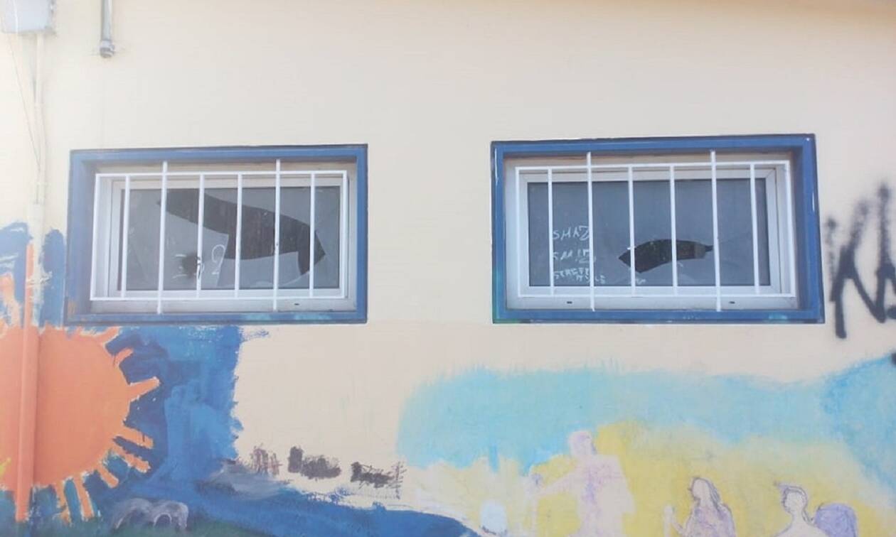 Αναστάτωση στη Θεσσαλονίκη: Βανδάλισαν σχολεία σε Θέρμη και Τρίλοφο (pics)