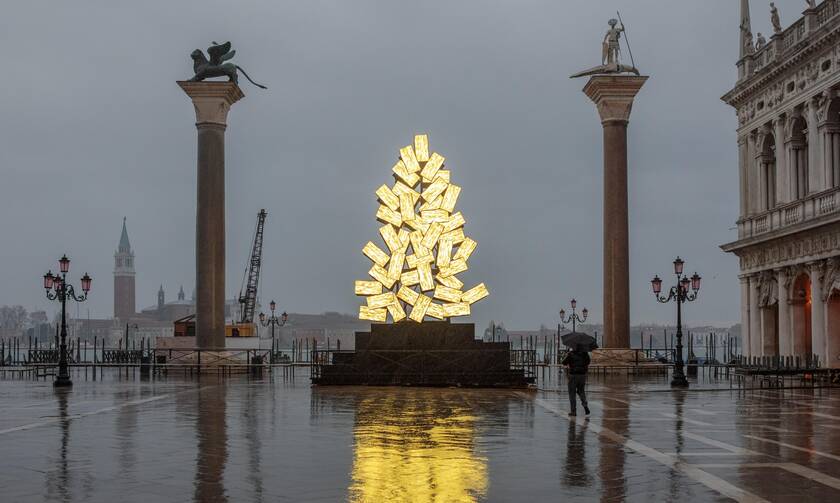 Βενετία: «Πλημμύρισε» με φως για τα Χριστούγεννα (photos)