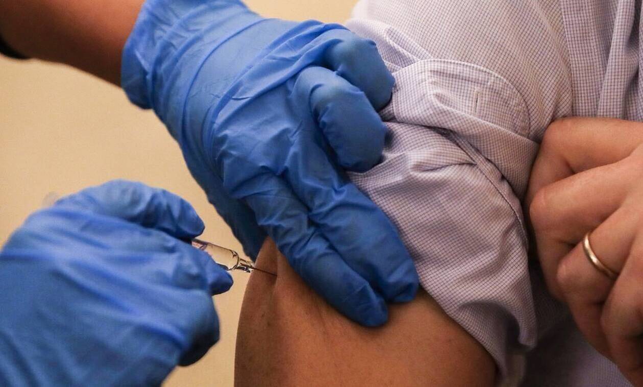 Κορονοϊός: Προειδοποίηση Δερμιτζάκη - «Αν δεν πέσουν τα κρούσματα, δεν μπορεί να γίνει εμβολιασμός»