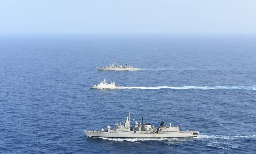 Ελλάδα - ΗΑΕ: Συνεκπαίδευση μονάδων του Πολεμικού Ναυτικού των δύο χωρών - Εντυπωσιακές εικόνες
