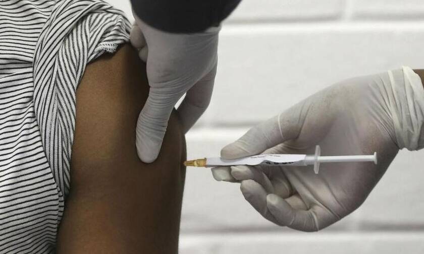 Εμβόλιο Οξφόρδης: Όλα τα νεότερα δεδομένα για την αποτελεσματικότητα και την ασφάλειά του