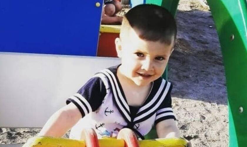 Σοκ: Νεκρός 3χρονος - Τον κλώτσησε στην κοιλιά ο πατέρας του 