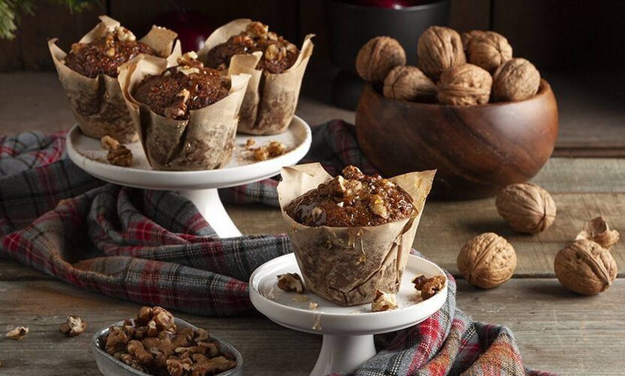 Healthy χριστουγεννιάτικα muffins από τον Άκη Πετρετζίκη