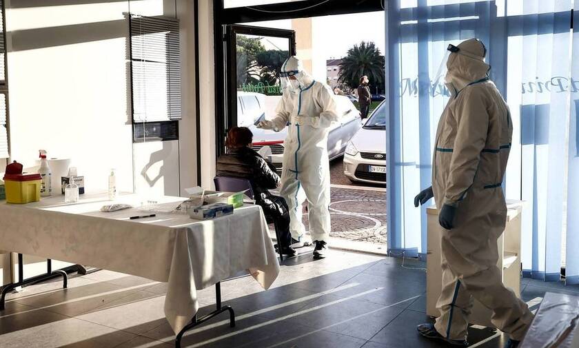 Κορονοϊός - Γαλλία: Συναγερμός στα νοσοκομεία - Τρομάζουν οι νέοι θάνατοι 