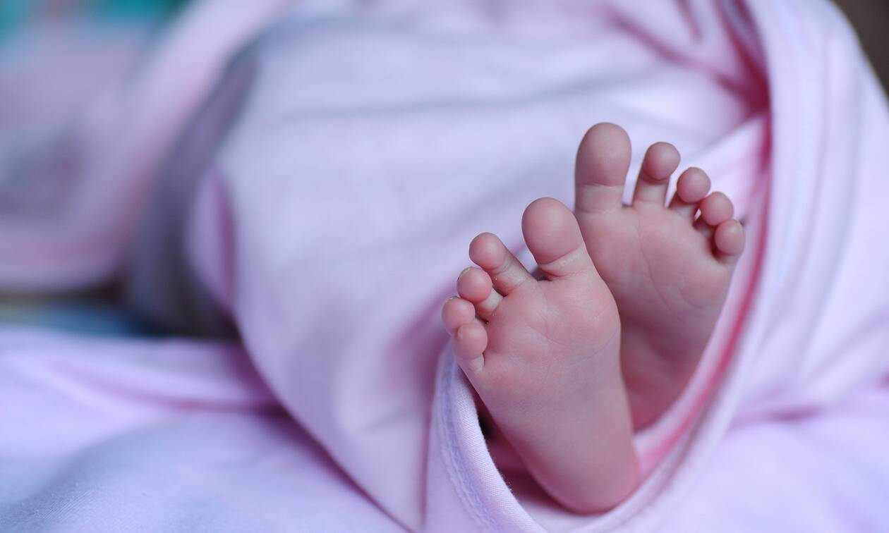 Κορονοϊός: Έκπληξη για τους γιατρούς η γέννηση μωρού θετικού στον ιό από μητέρα που ανάρρωνε