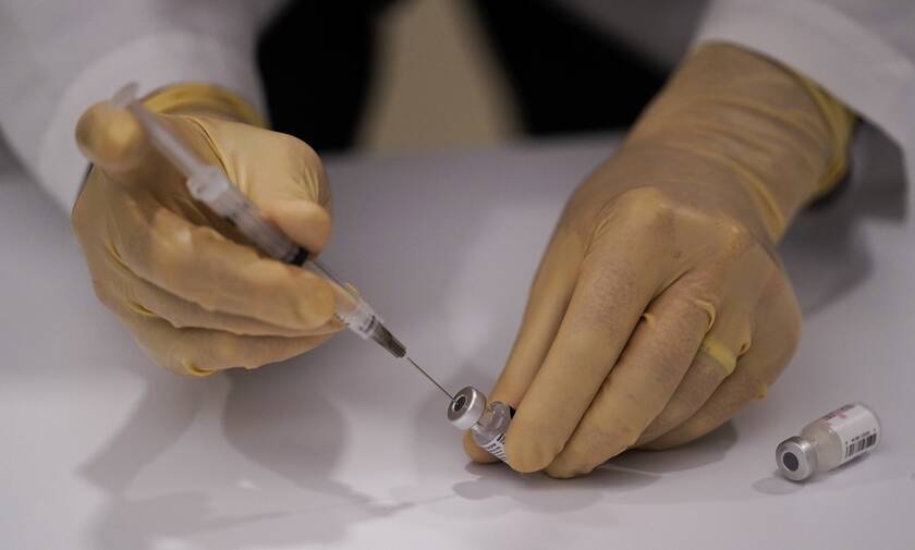 Κορονοϊός: Ξεκίνησαν οι εμβολιασμοί στον Καναδά
