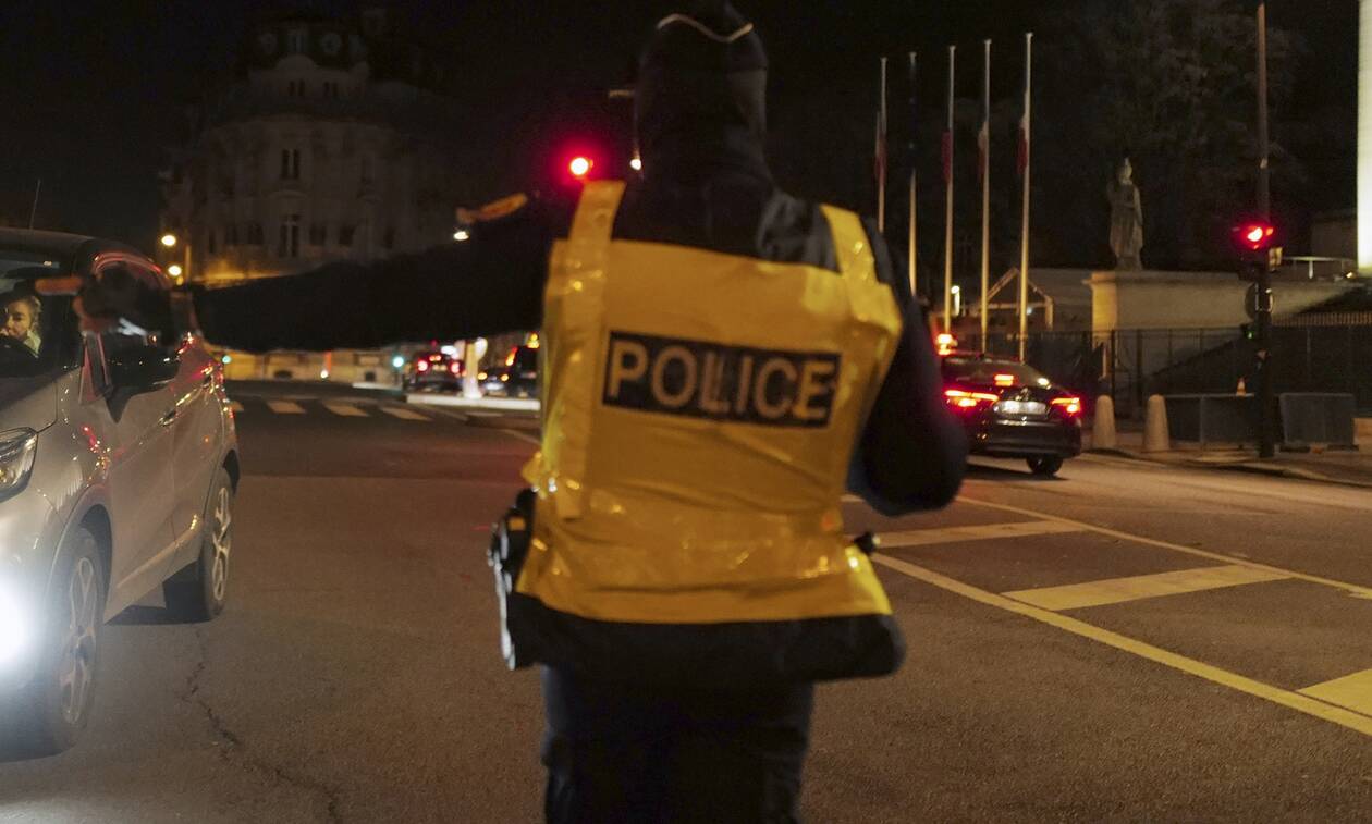 Συναγερμός στη Γαλλία: Ομηρία κοντά στο Παρίσι - Δύο τραυματίες